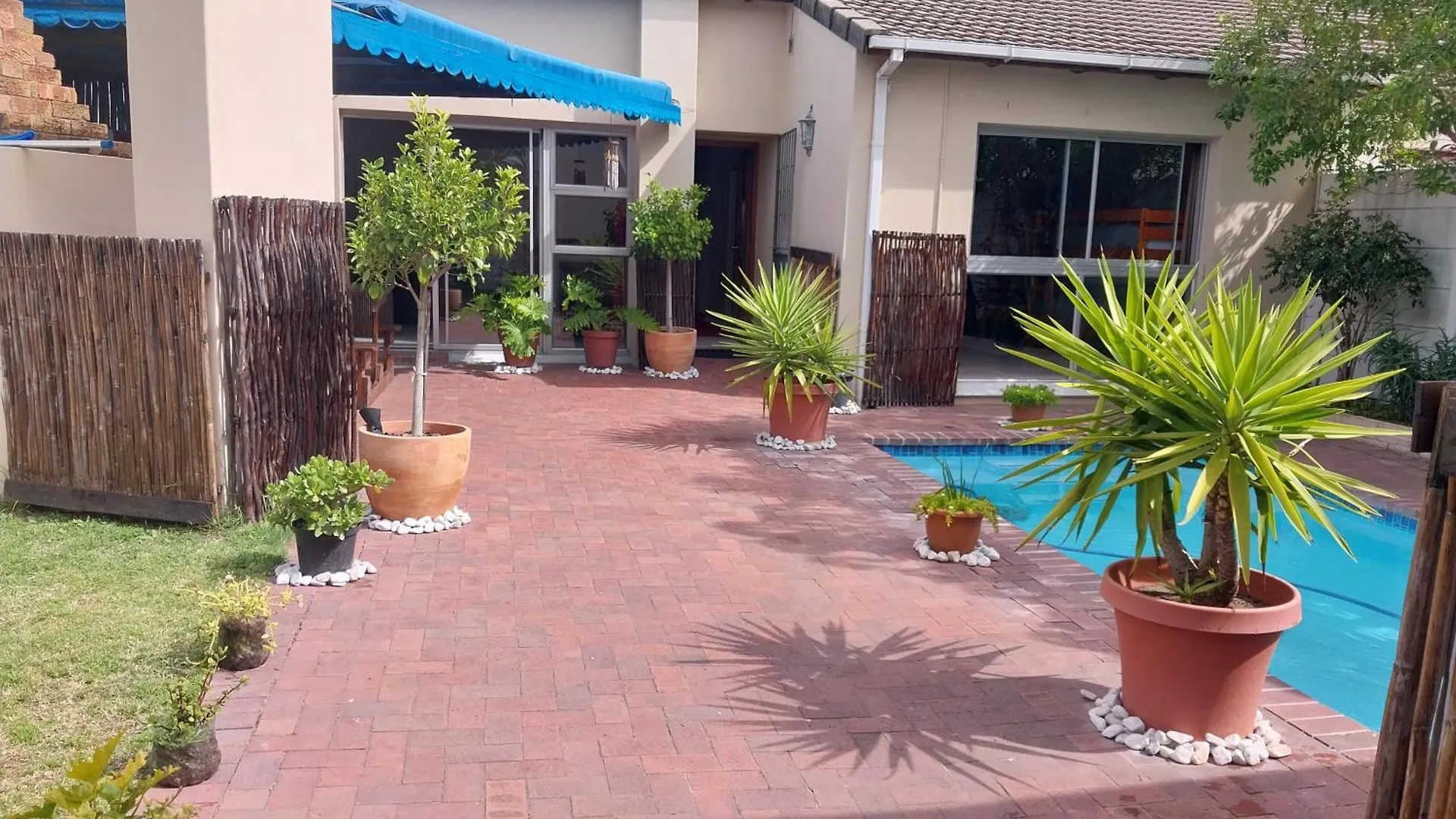Serenity Shores Backpackers Cape Town
